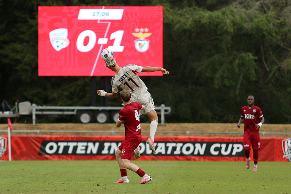 Adelaide United FC - SL Benfica