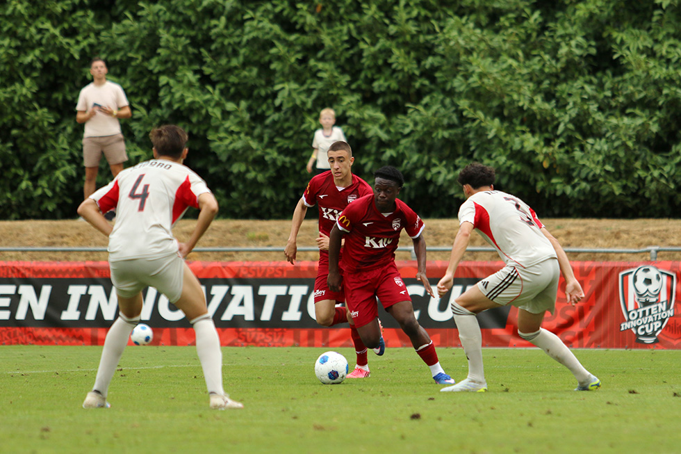 Adelaide United FC - SL Benfica