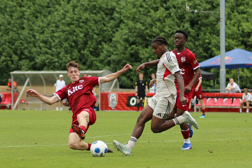 Adelaide United FC - SL Benfica