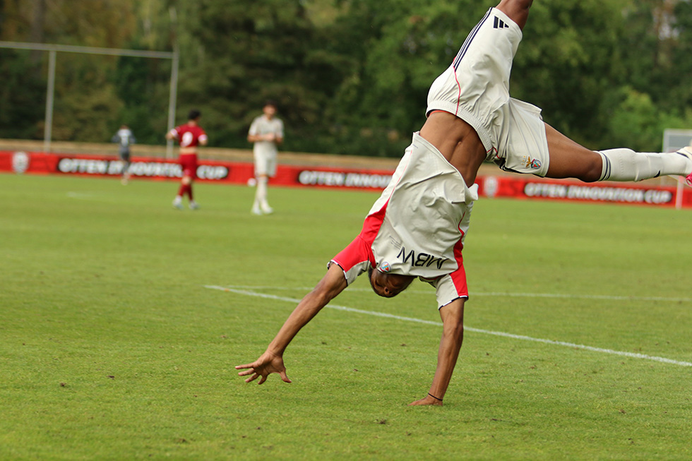 Adelaide United FC - SL Benfica