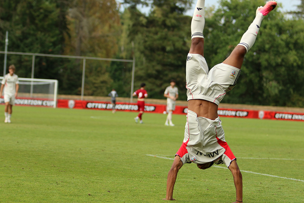 Adelaide United FC - SL Benfica