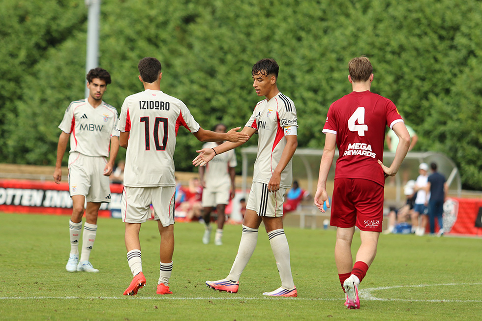 Adelaide United FC - SL Benfica