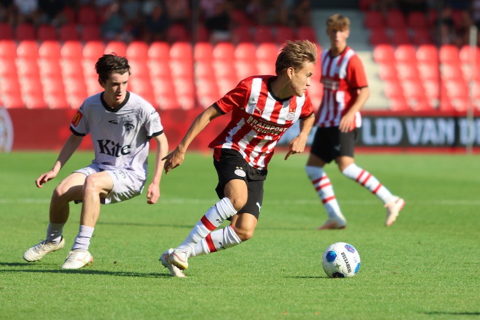 PSV - Adelaide United FC